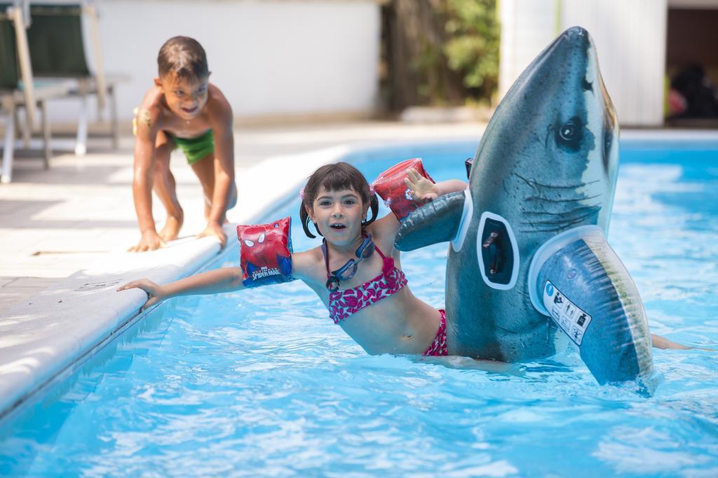 Hotel Fabrizio Rimini Dış mekan fotoğraf