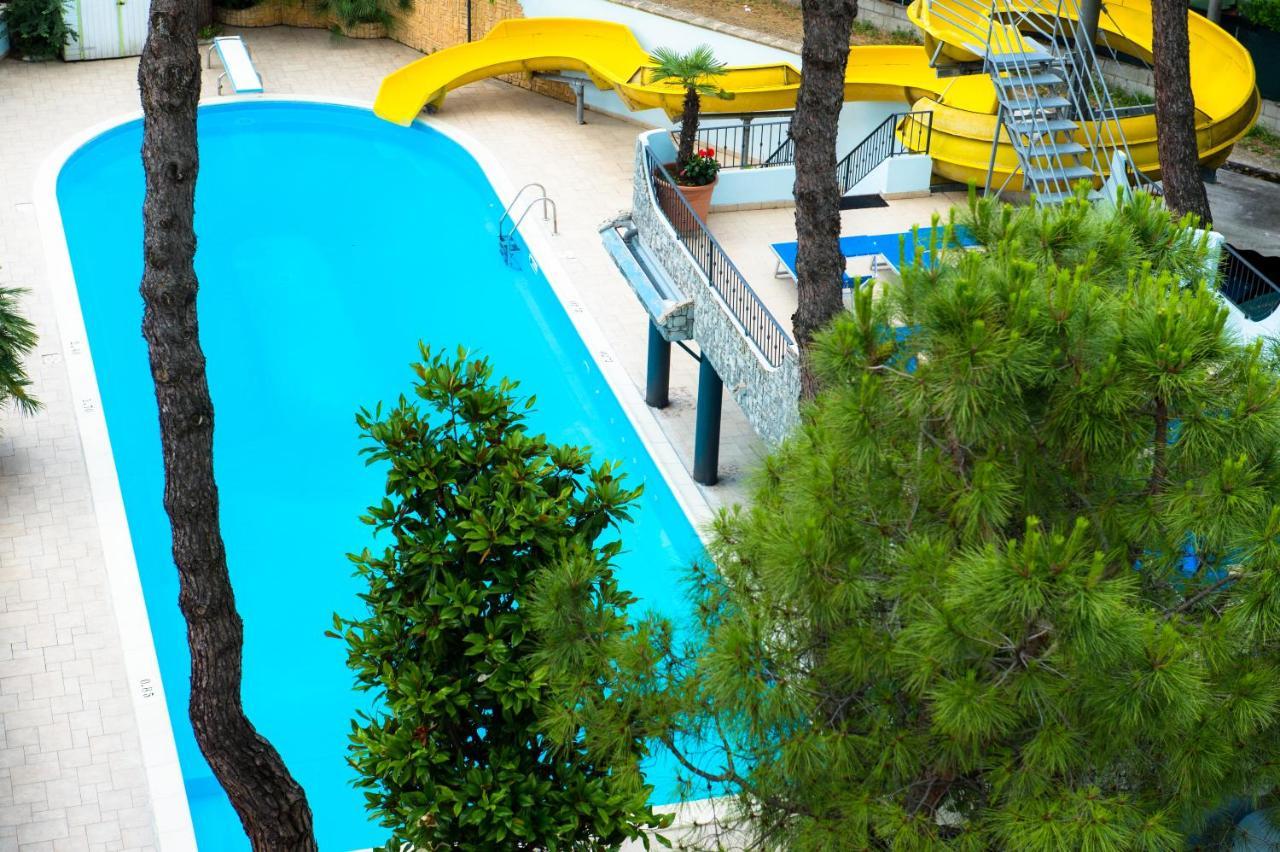 Hotel Fabrizio Rimini Dış mekan fotoğraf