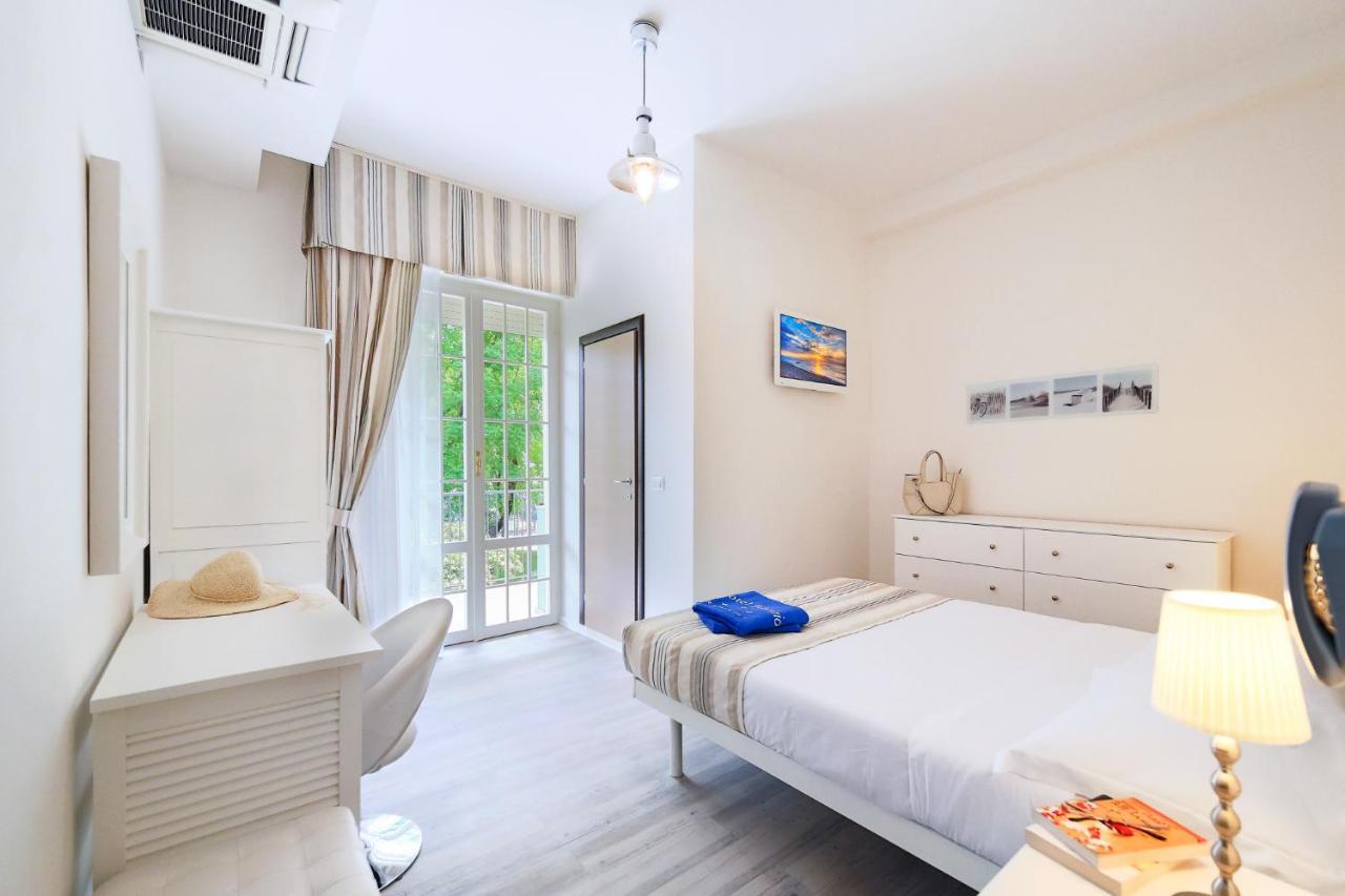 Hotel Fabrizio Rimini Oda fotoğraf