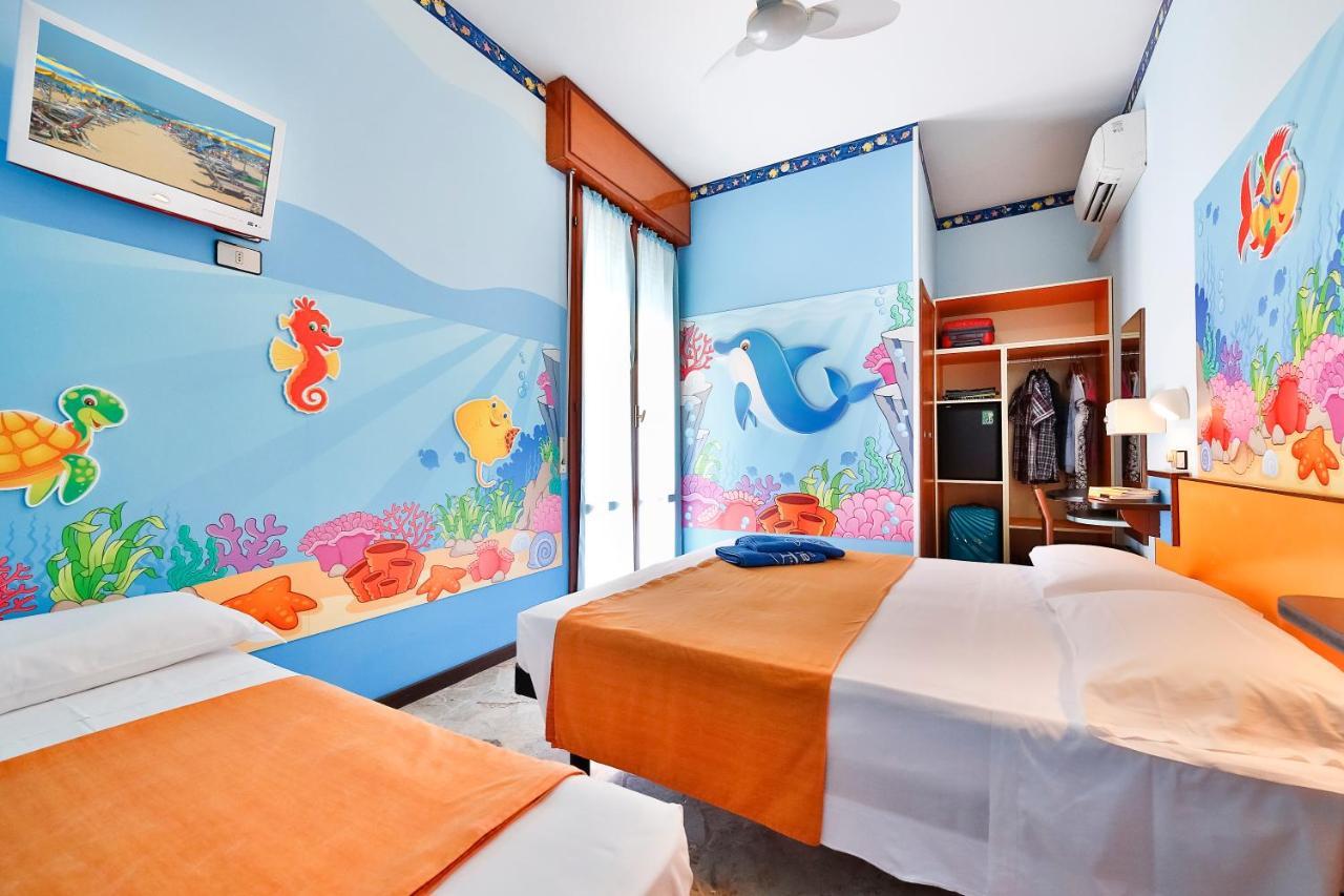 Hotel Fabrizio Rimini Oda fotoğraf
